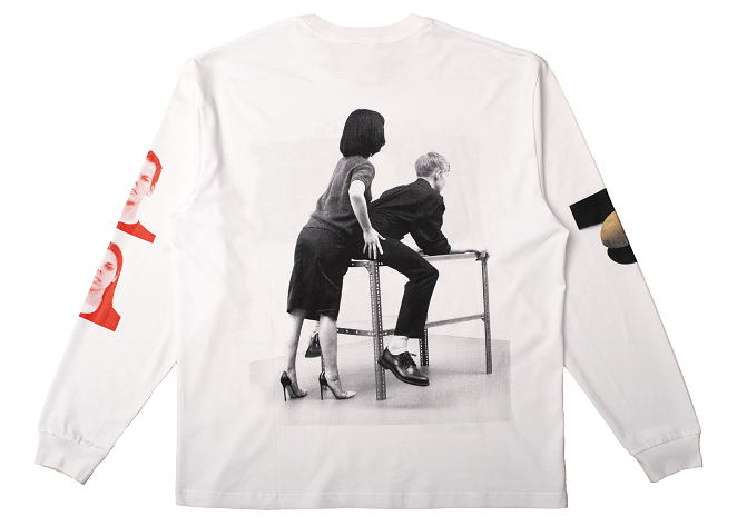 wit shirt lange mouw met foto van Blommers & Schumm met twee mensen op bureau