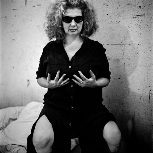 black and white portrait of Marlene Dumas with sunglasses