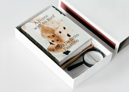 Sara De Brito Faustino - speciale editie boek A Home With No Roof, 2026